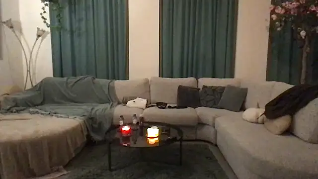 ROXYNL online show from January 2026 06:00:02 PM