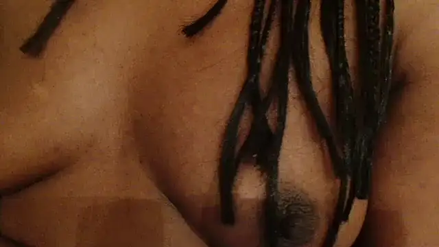 Snapshot of ROXYNL chatting on December 2024 02:40:01 AM ROXYNL online show from December 2024 02:40:01 AM