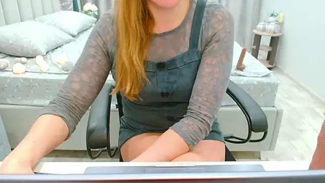 EveLove33 online show from March 2026 05:58:01 PM