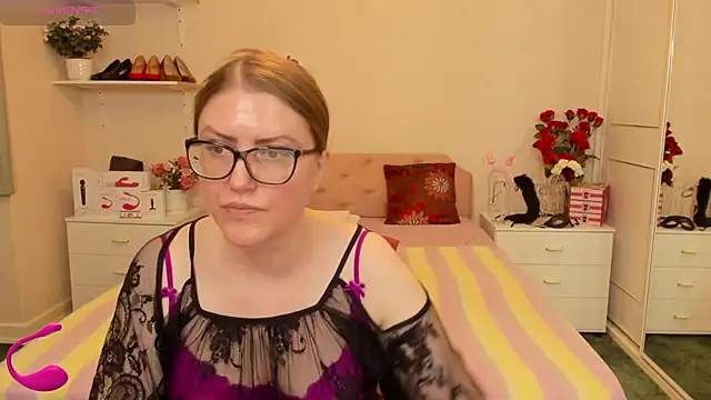 Snapshot of AmandamurX chatting on June 2026 01:32:01 PM AmandamurX online show from June 2026 01:32:01 PM