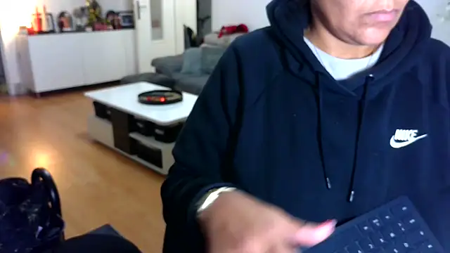 Snapshot of sarametisse26 chatting on December 2025 06:58:02 AM sarametisse26 online show from December 2025 06:58:02 AM