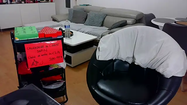 sarametisse26 online show from December 2025 07:11:01 AM