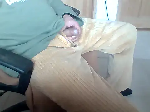 Snapshot of Whaleboy chatting on November 2025 06:41:01 AM Whaleboy online show from November 2025 06:41:01 AM