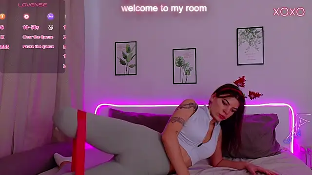 Snapshot of MeganGaleHorny chatting on December 2024 08:24:01 AM MeganGaleHorny online show from December 2024 08:24:01 AM