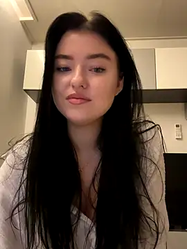 Angela Fosterr online show from November 2025 06:01:01 PM
