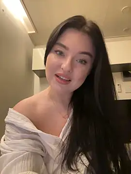 Angela Fosterr online show from November 2025 05:58:02 PM