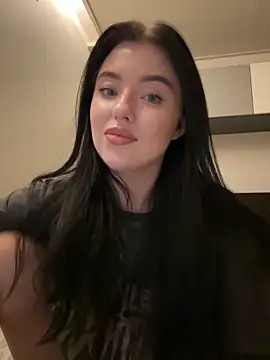 Angela Fosterr online show from December 2025 06:40:01 PM