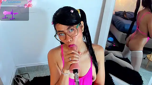 BRITANY WELLS  online show from April 2026 12:39:01 PM