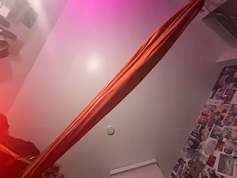 DownstairsSky online show from February 2026 02:30:01 AM