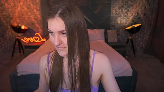 Snapshot of EmmyCharmm chatting on November 2025 07:00:02 AM EmmyCharmm online show from November 2025 07:00:02 AM