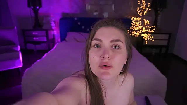 EmmyCharmm online show from April 2026 05:44:01 AM