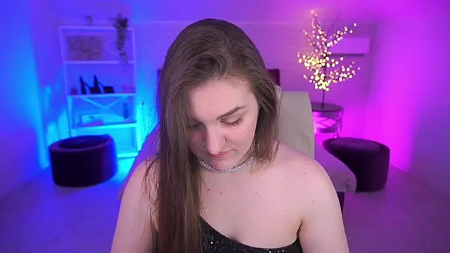 EmmyCharmm online show from May 2026 06:01:02 AM