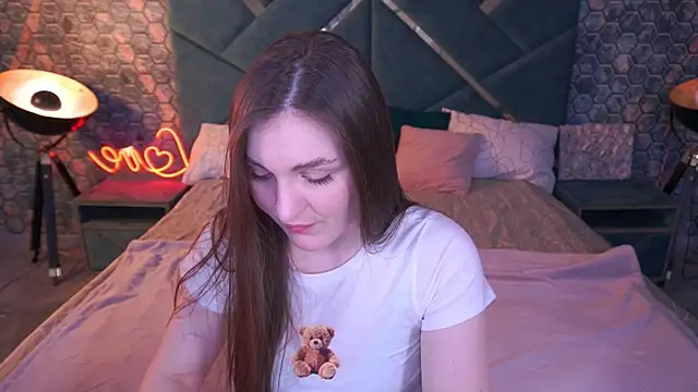 EmmyCharmm online show from March 2026 06:49:01 AM