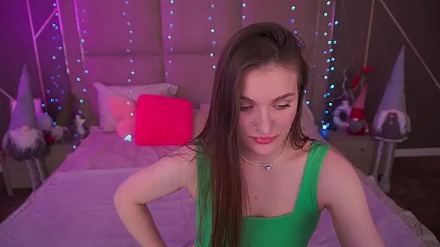 EmmyCharmm online show from January 2026 07:01:02 AM