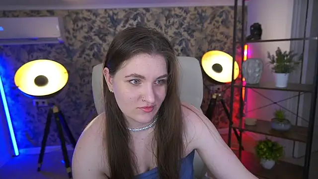 Snapshot of EmmyCharmm chatting on June 2026 05:46:01 AM EmmyCharmm online show from June 2026 05:46:01 AM