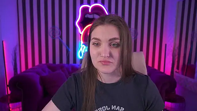 EmmyCharmm online show from April 2026 05:47:01 AM