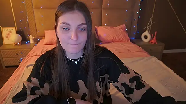 EmmyCharmm online show from February 2026 06:44:01 AM