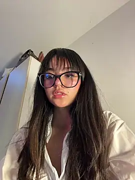 Snapshot of Olivia_xd_ chatting on November 2025 05:44:02 AM Olivia xd online show from November 2025 05:44:02 AM