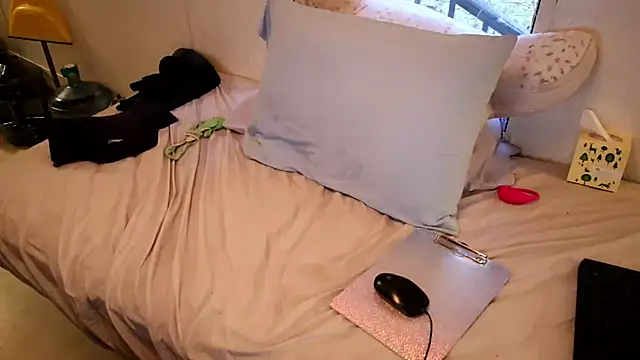 xxpixeyxx online show from November 2025 01:15:02 PM