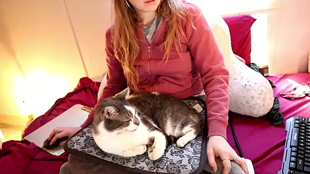 xxpixeyxx online show from December 2025 02:45:01 PM