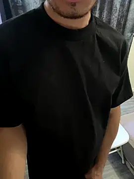 demonslayerr999 online show from October 2025 06:16:01 PM