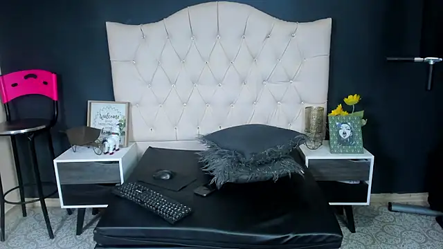Andrys  online show from February 2025 10:55:01 PM