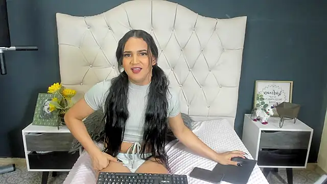 Andrys  online show from February 2025 12:05:01 AM