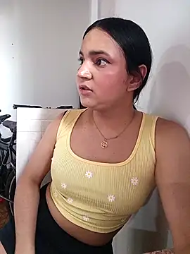 Andrys  online show from April 2026 09:19:02 PM