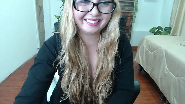 Snapshot of rose_meyer chatting on October 2025 07:15:01 PM rose meyer online show from October 2025 07:15:01 PM