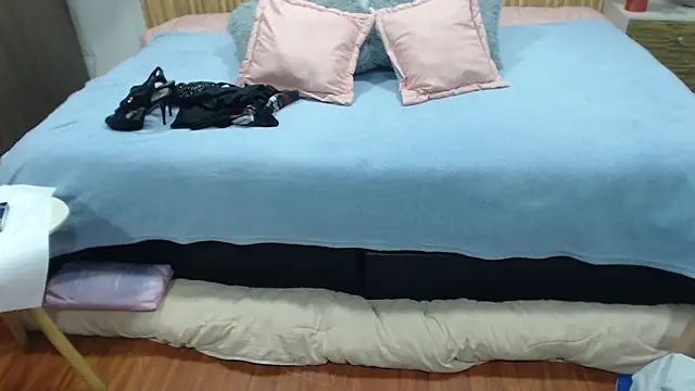 Snapshot of rose_meyer chatting on October 2025 06:38:02 PM rose meyer online show from October 2025 06:38:02 PM