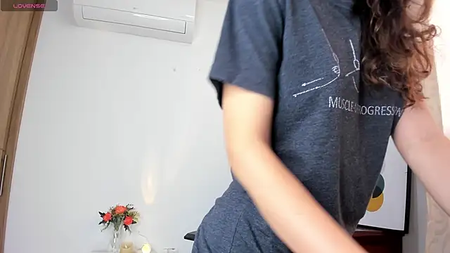 Snapshot of amara_falcon chatting on November 2025 01:50:02 PM amara falcon online show from November 2025 01:50:02 PM