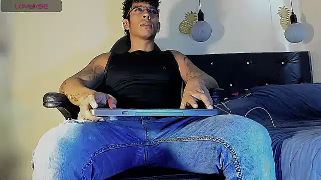 FuckHardlove online show from March 2025 04:52:02 PM