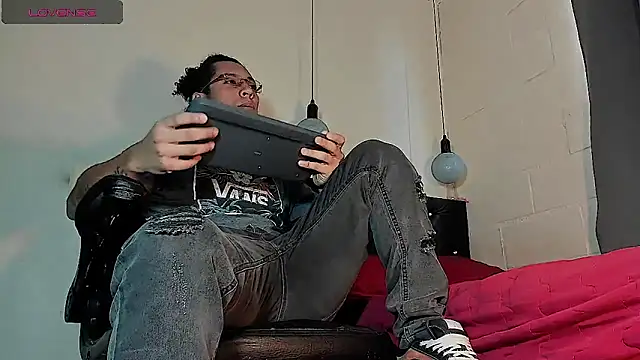 FuckHardlove online show from September 2025 06:37:02 PM