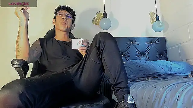 FuckHardlove online show from March 2025 06:24:02 PM
