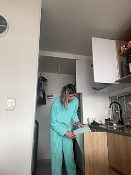 Ameellie online show from December 2025 03:03:02 PM