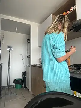 Ameellie online show from October 2025 03:46:02 PM