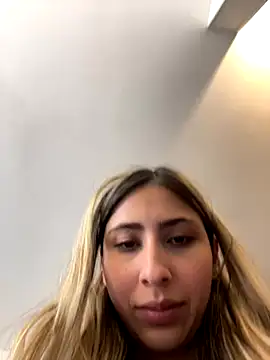 Ameellie online show from November 2025 03:50:02 PM