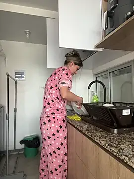 Ameellie online show from October 2025 03:24:01 PM