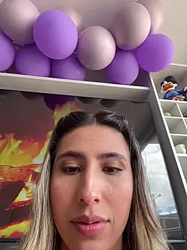 Ameellie online show from November 2025 04:11:01 PM