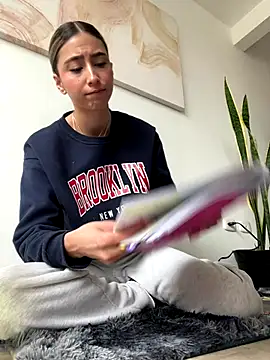 Ameellie online show from September 2025 03:51:01 PM