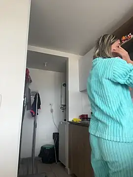 Ameellie online show from November 2025 03:23:01 PM