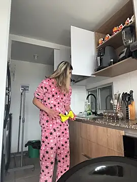 Ameellie online show from October 2025 04:19:02 PM