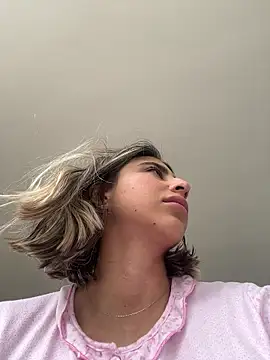 Ameellie online show from December 2025 02:19:02 PM