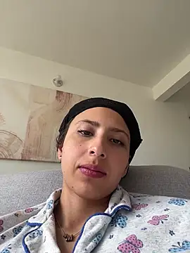 Ameellie online show from November 2025 02:16:02 PM