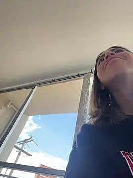 Ameellie online show from April 2026 04:35:01 PM