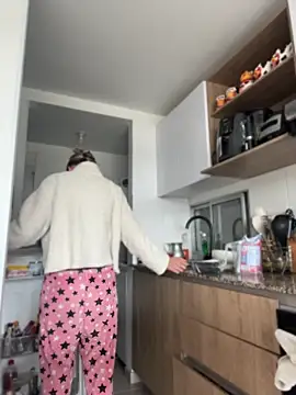 Ameellie online show from April 2026 04:54:02 PM