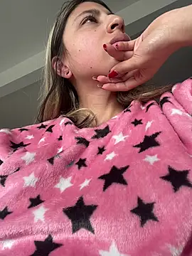 Ameellie online show from October 2025 03:57:01 PM