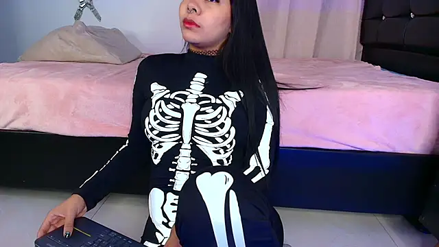 Mia depp online show from November 2025 10:13:02 PM