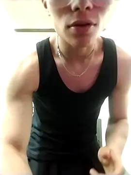 Hachee2003 online show from April 2026 09:32:01 PM