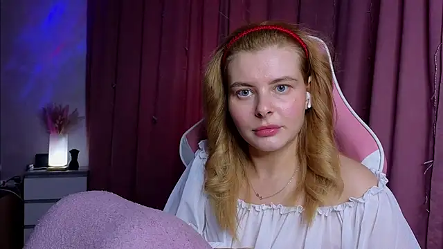 Snapshot of Day-off chatting on September 2025 12:11:02 PM Day-off online show from September 2025 12:11:02 PM